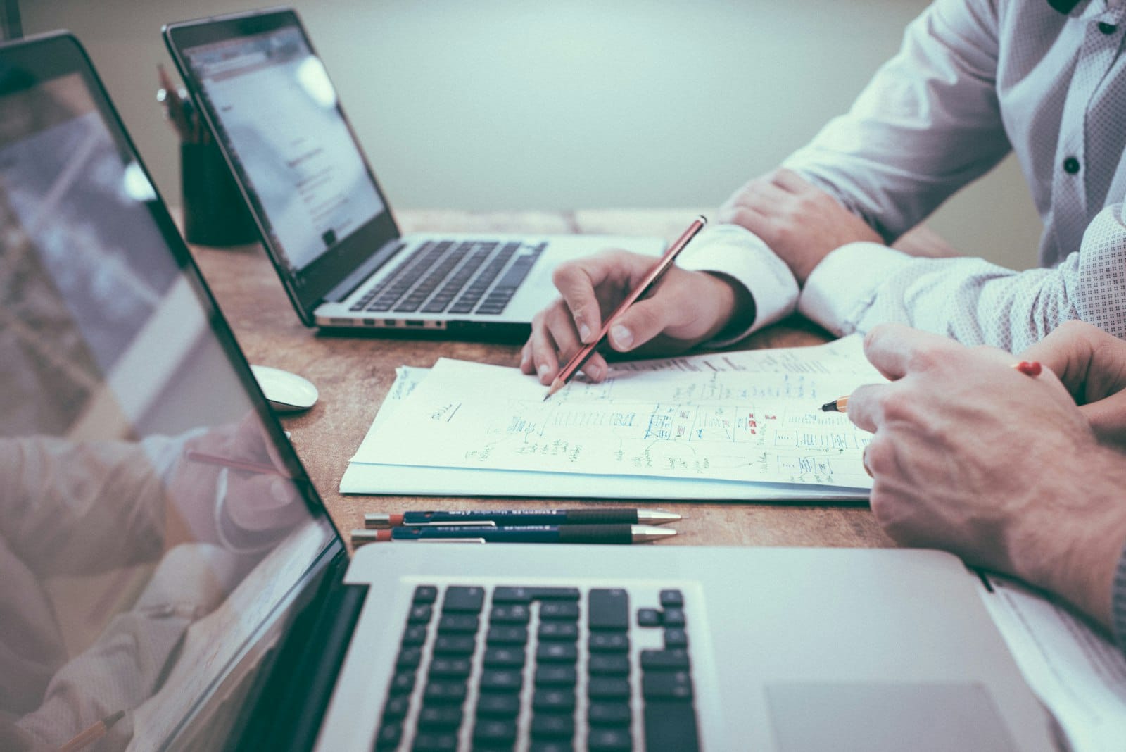 M&A mid-market stratégie réunion boardroom direction