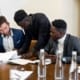 Pourquoi beaucoup de grandes entreprises ont besoin d’acquérir des PME - business - réunion dirigeants business