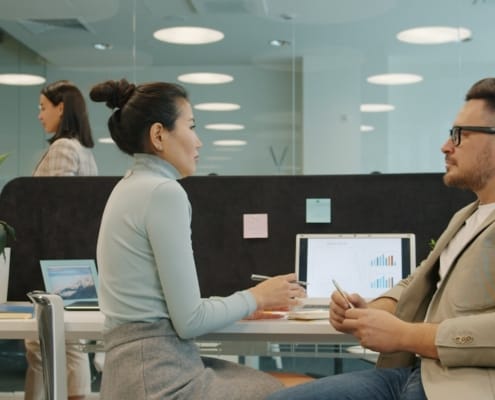 Cession de PME marocaine : éviter l’effondrement de valorisation en cours de deal - business - réunion dirigeants business Cession de PME marocaine : éviter l’effondrement de valorisation en cours de deal - business - réunion dirigeants business