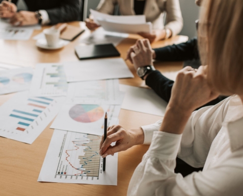 Vendre son entreprise rapidement : avec ou sans intermédiaire ? - business - réunion dirigeants business Vendre son entreprise rapidement : avec ou sans intermédiaire ? - business - réunion dirigeants business