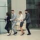 Pourquoi beaucoup de grandes entreprises ont besoin d’acquérir des PME - business - réunion dirigeants business
