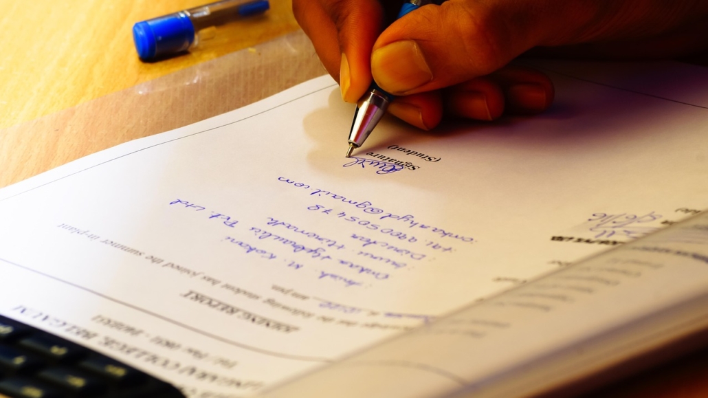 L’AMF et l’ACPR clarifient la réglementation des activités de conseil en cession, transmission et acquisition d’entreprise - business - réunion dirigeants business
