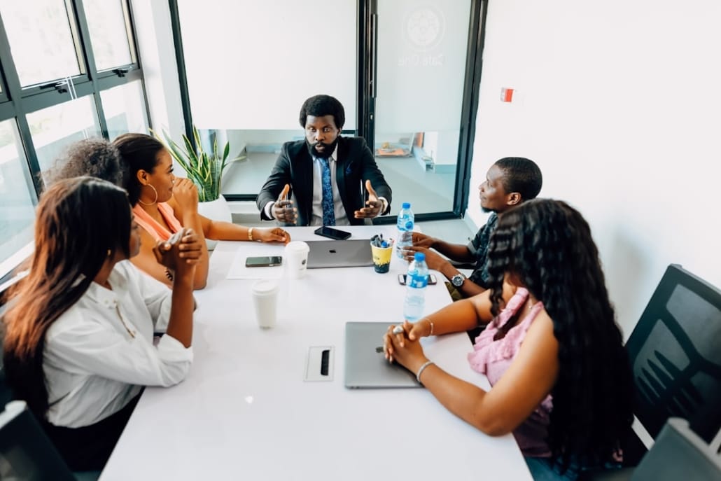 Y a-t-il un bon moment pour vendre sa société et comment faire ? 3 Y a-t-il un bon moment pour vendre sa société et comment faire ? - business - réunion dirigeants business