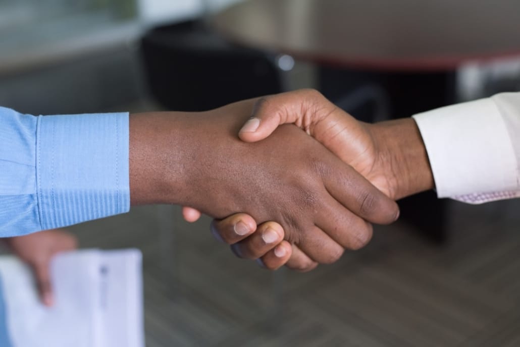 Vendre son entreprise rapidement : avec ou sans intermédiaire ? - business - réunion dirigeants business